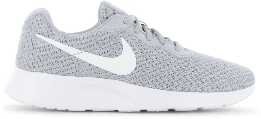 Nike Tanjun