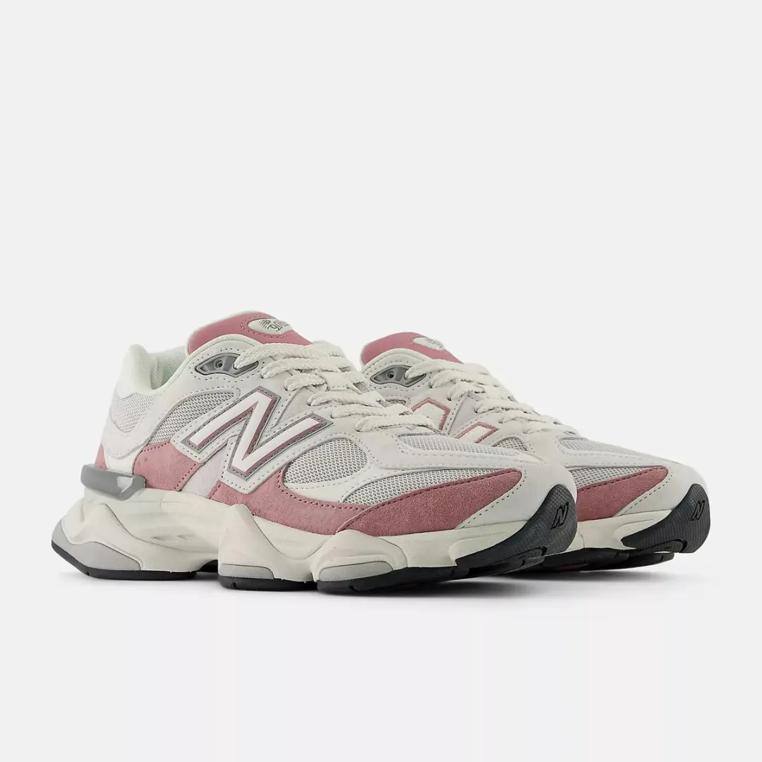 New Balance 9060 - Schoen - Maat 45.5 - Rosewood/Wit