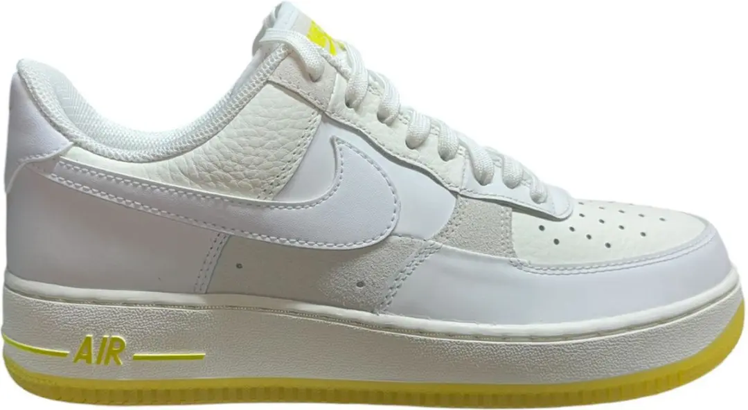 wmns Nike AIr Force 1 0'7 Low maat 40.5