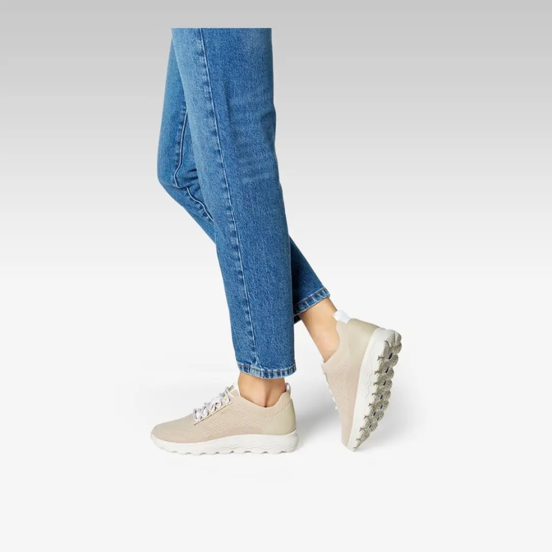 Geox Spherica Dames Sneakers - Licht Taupe - Maat 37