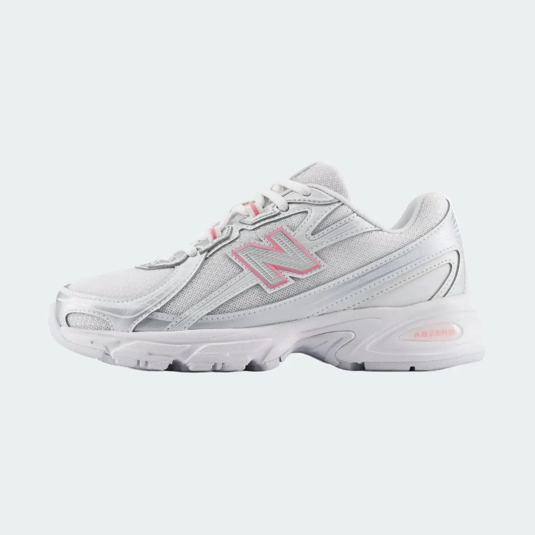 New Balance 740