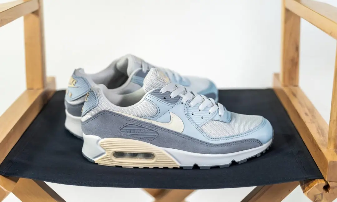 Nike Air Max 90 'Pure Platinum Blue' Maat 40