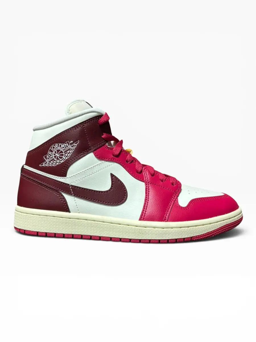WMNS Nike Nike Air Jordan 1 Mid
