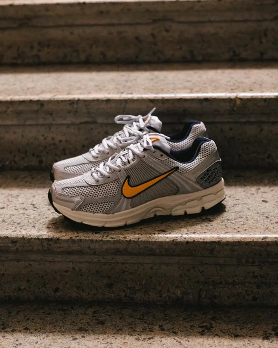 Nike Zoom Vomero 5 Pure Platinum Laser Orange