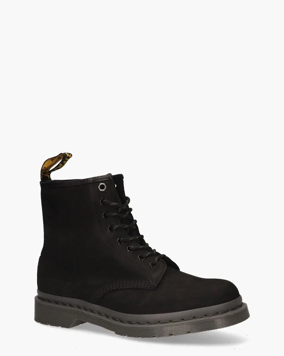 Dr. Martens Waterdichte Nubuck Laarzen met Freesbewerking