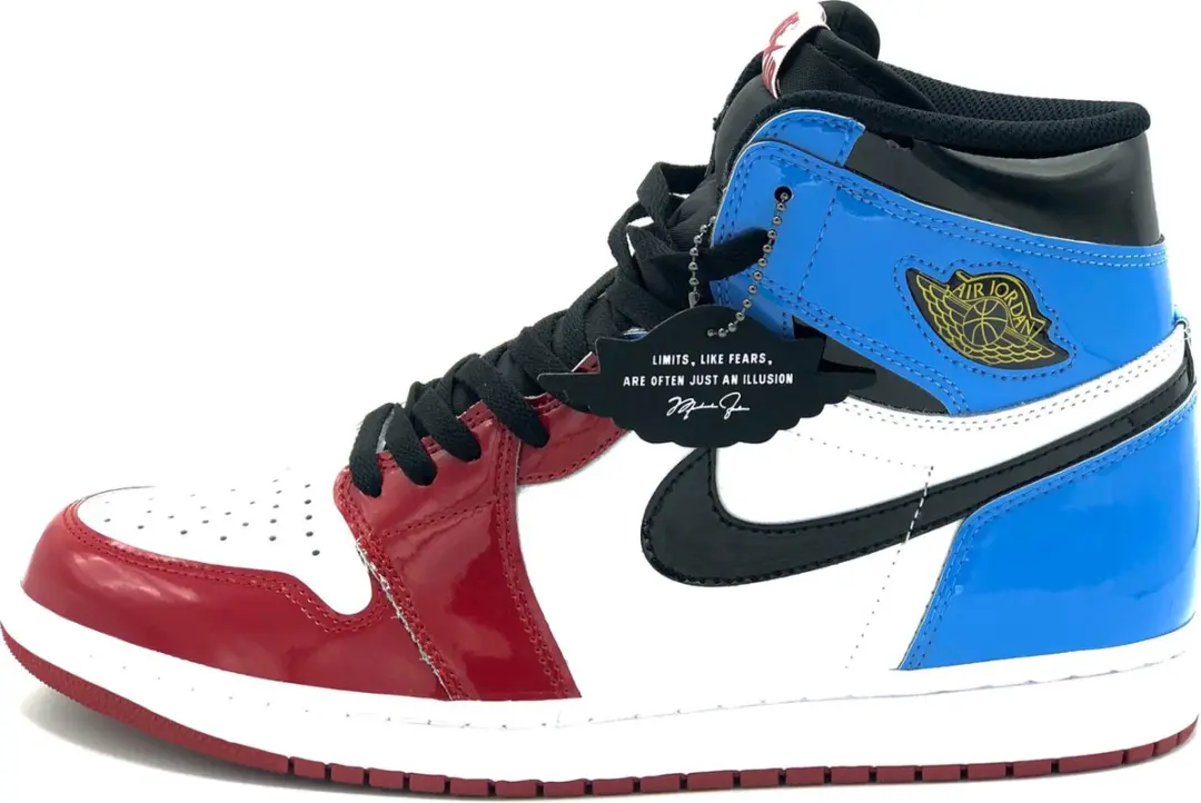 Nike Air Jordan 1 Retro High OG FEARLESS