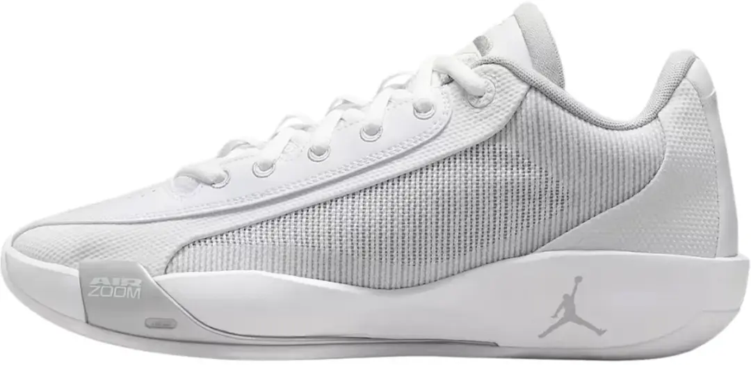 Nike jordan .77 in de kleur wit.