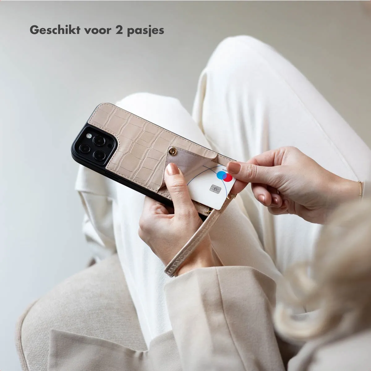Selencia Hoesje iPhone 17 Croco Beige - 2 Pasjes