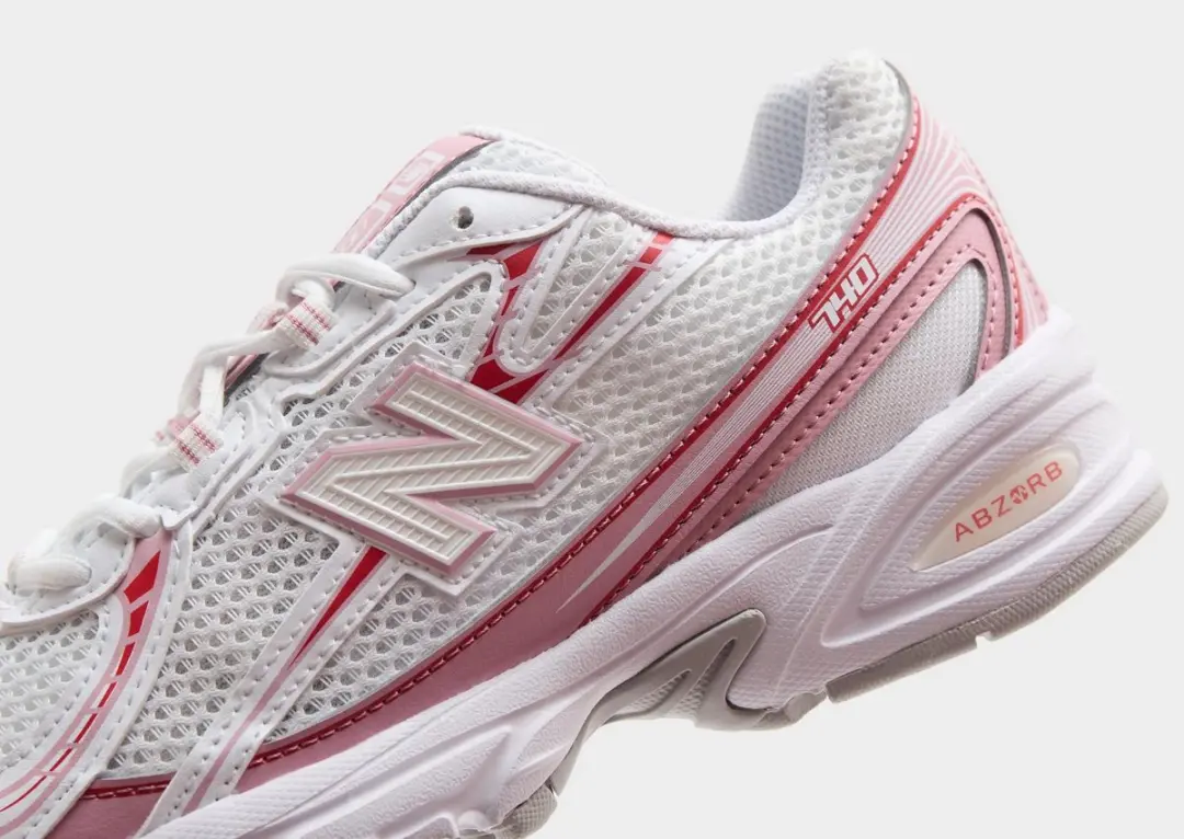 New Balance 740 Pink