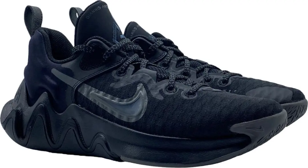 Nike Giannis Immortality (Zwart)