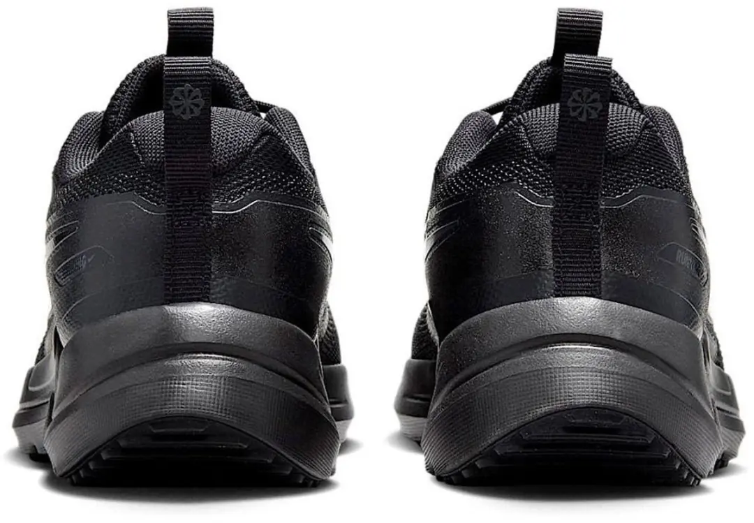 Nike Cosmic Runner GS Sneakers - 38 - Zwart