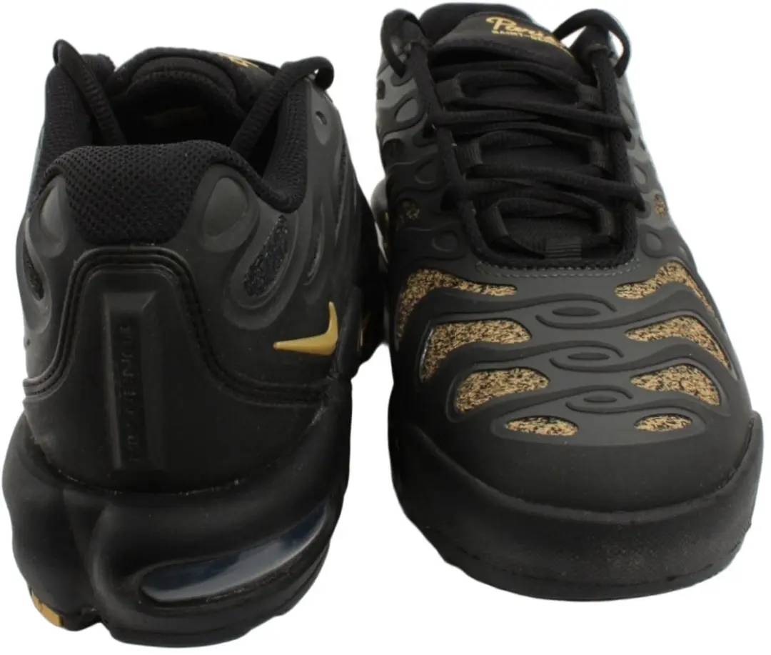 Nike sneakers maat eur 42