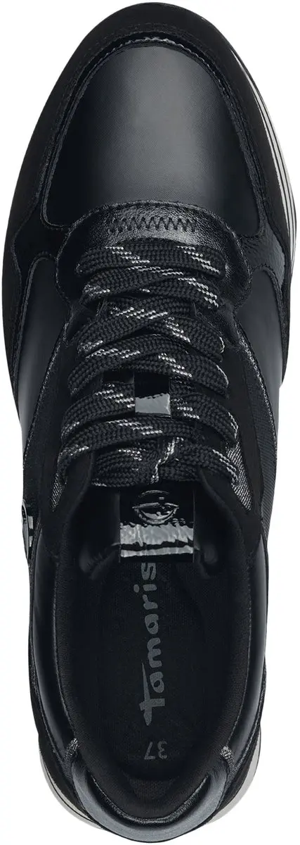 Vlakke sneakers met veters