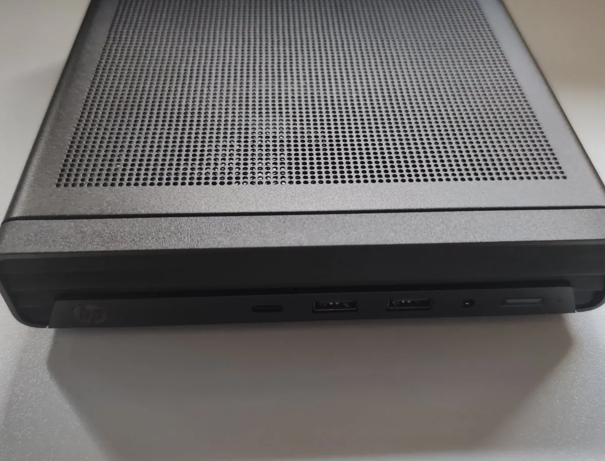 HP Elite Mini 805 G8 R7P-5750G Mini PC