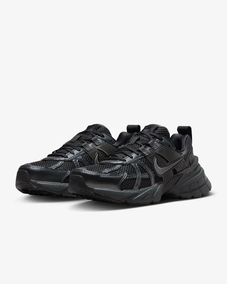 Nike V2K Run Sneakers - Maat 40.5 - Zwart
