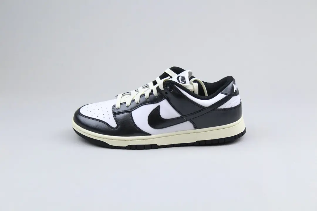 Nike Dunk Low PRM 'Vintage Panda' - 42.5