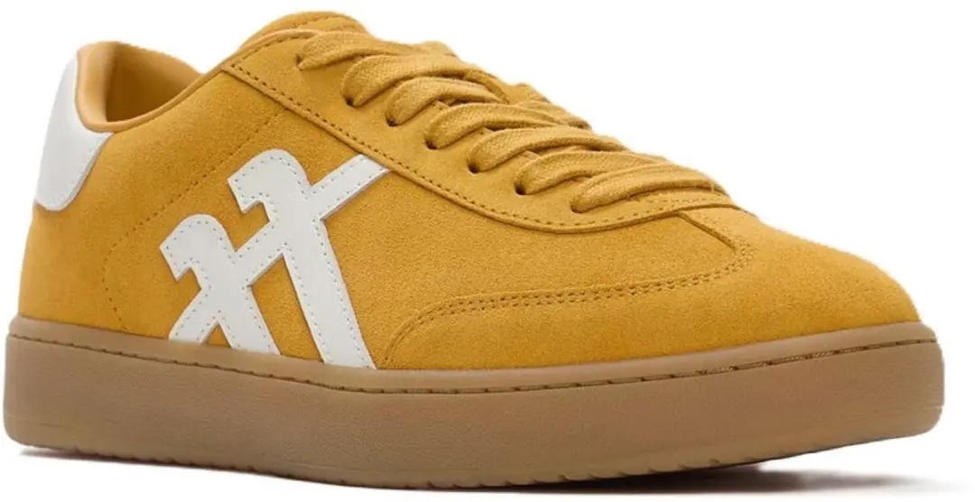 FitFlop FitFlop The Dash T-Toe Suede Sneakers GEEL - Maat 38