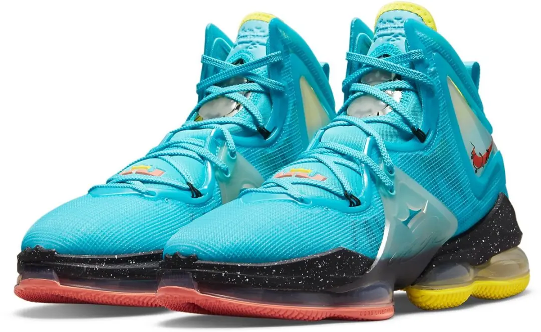 Nike LeBron 19