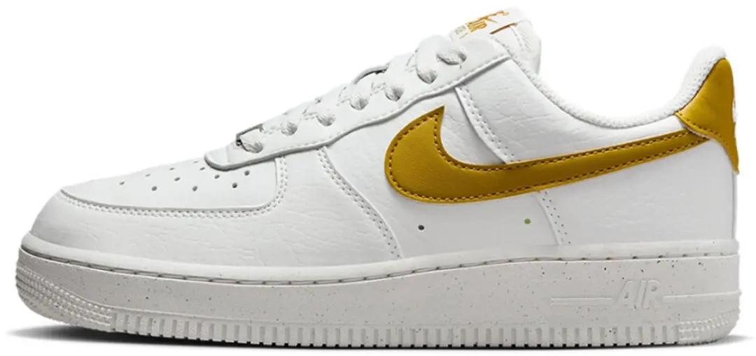 Nike Air Force 1 '07 White Mosterd Schoenmaat EU : 38