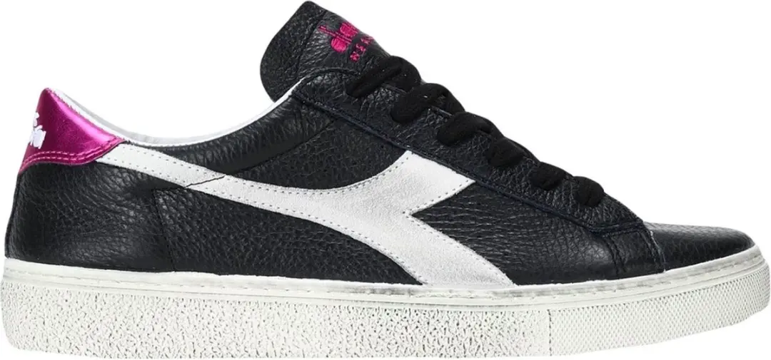 Diadora