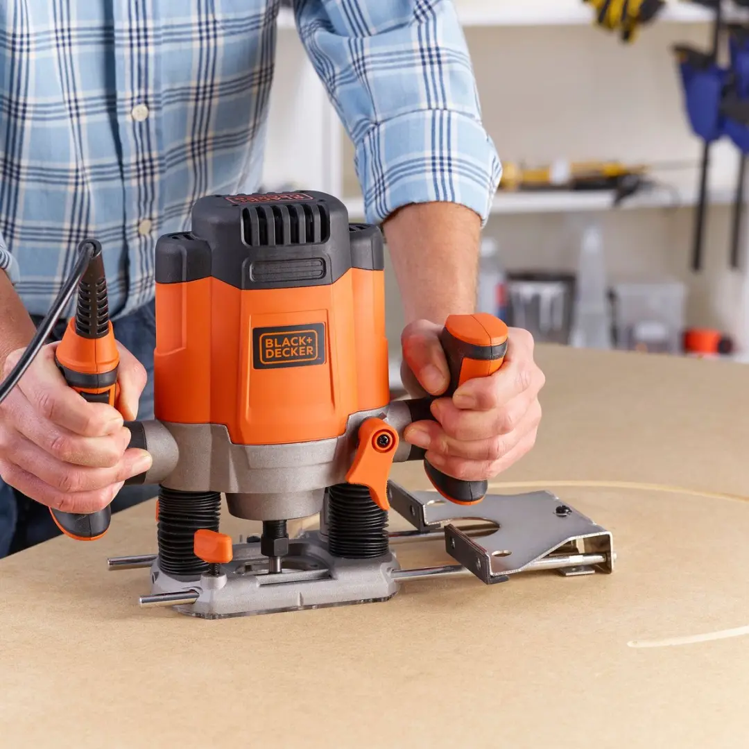 Black+Decker KW1200E-QS Bovenfrees 1200W - afbeelding 4 van 4