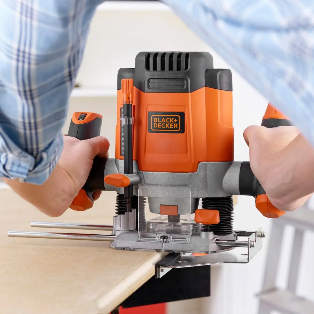 Black+Decker KW1200E-QS Bovenfrees 1200W - afbeelding 3 van 4