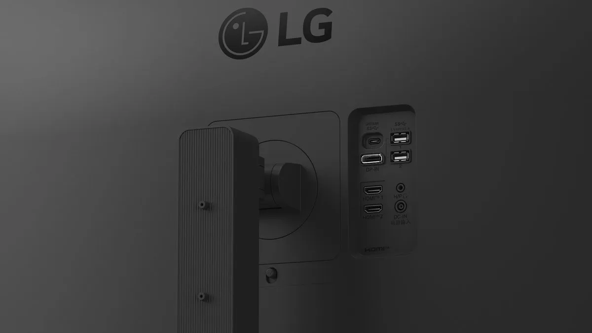 LG UltraFine 32U720A-B 4K Monitor - 27 inch - USB-C 90W