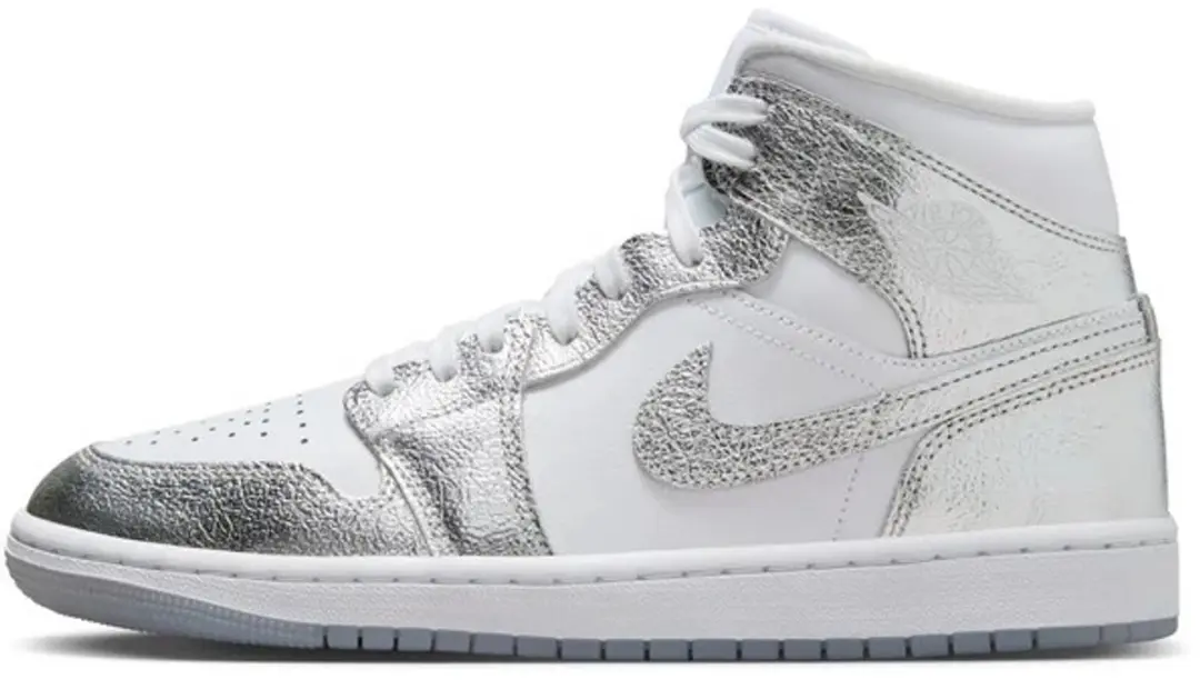 Jordan 1 Mid maat 44,5