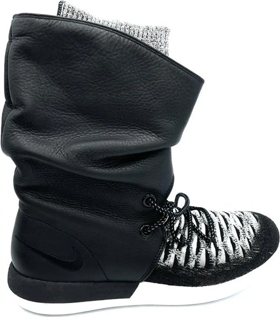 Nike W Roshe two hi flyknit Maat 38.5