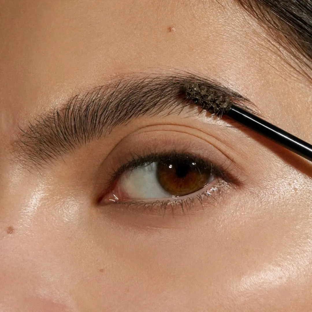 MÁDARA Grow & Fix Tinted Brow Gel - Ash Brown 4ml - afbeelding 2 van 6