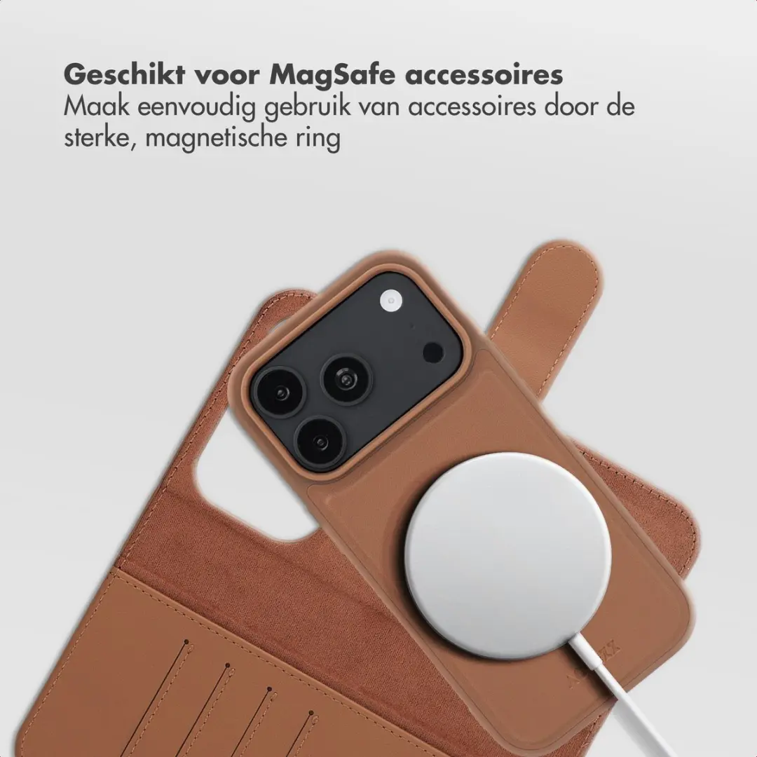 Accezz Hoesje iPhone 18/17 Pro MagSafe - 6 Pasjes - Bruin - afbeelding 5 van 6