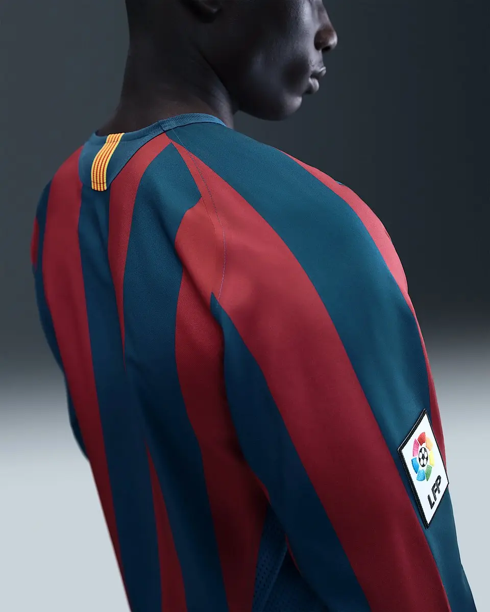 Nike FC Barcelona 2005/06 Reissue Replica