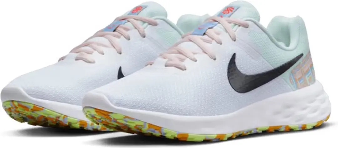Nike Revolution 6 PRM