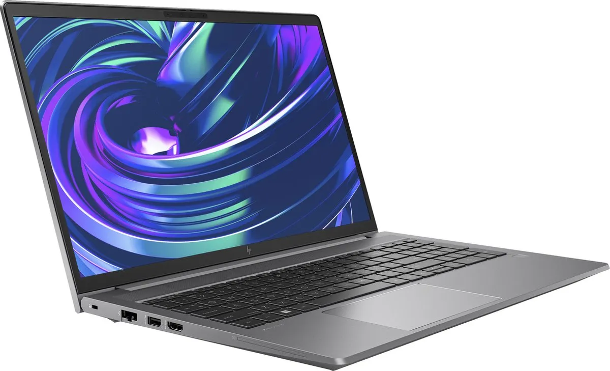 HP ZBook Power 15 G10 i7-13700H Workstation - 32GB 1TB RTX 2000 - Zilver