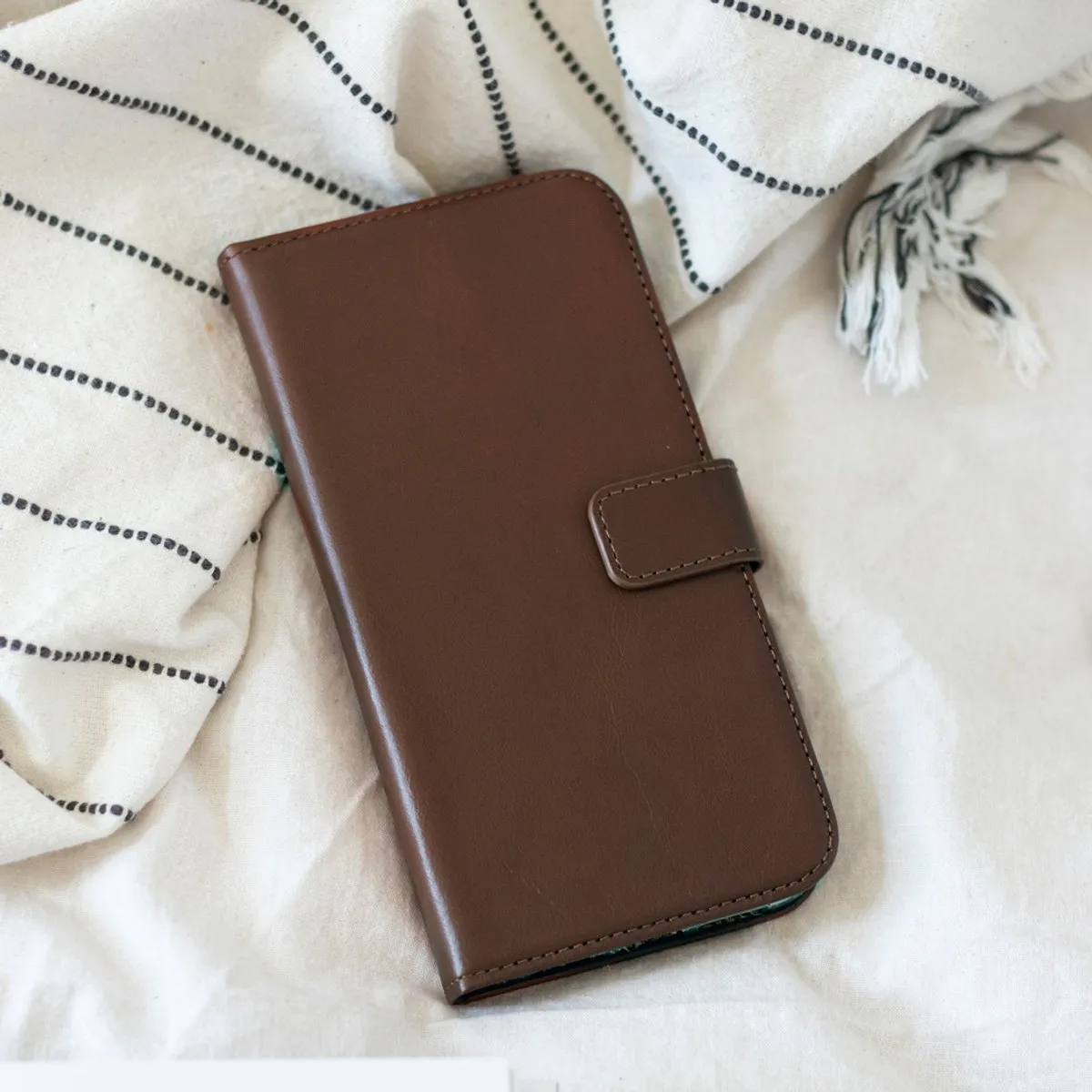Selencia Hoesje Samsung Galaxy S10 - Echt Lederen Bookcase Bruin