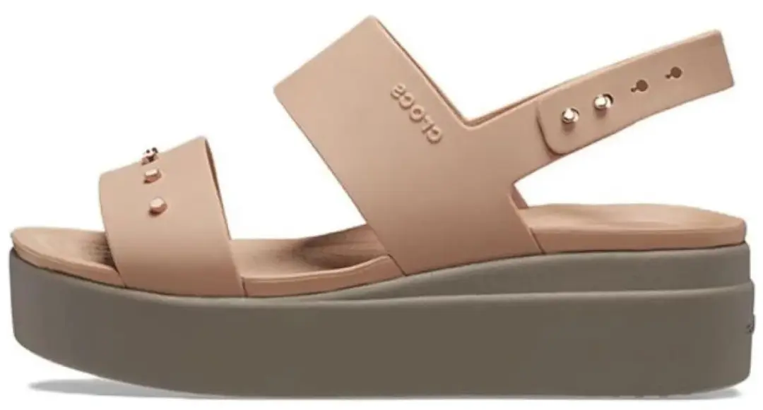 Brooklyn Studded Low Wedge Crok Mushroom Maat 34/35 US5