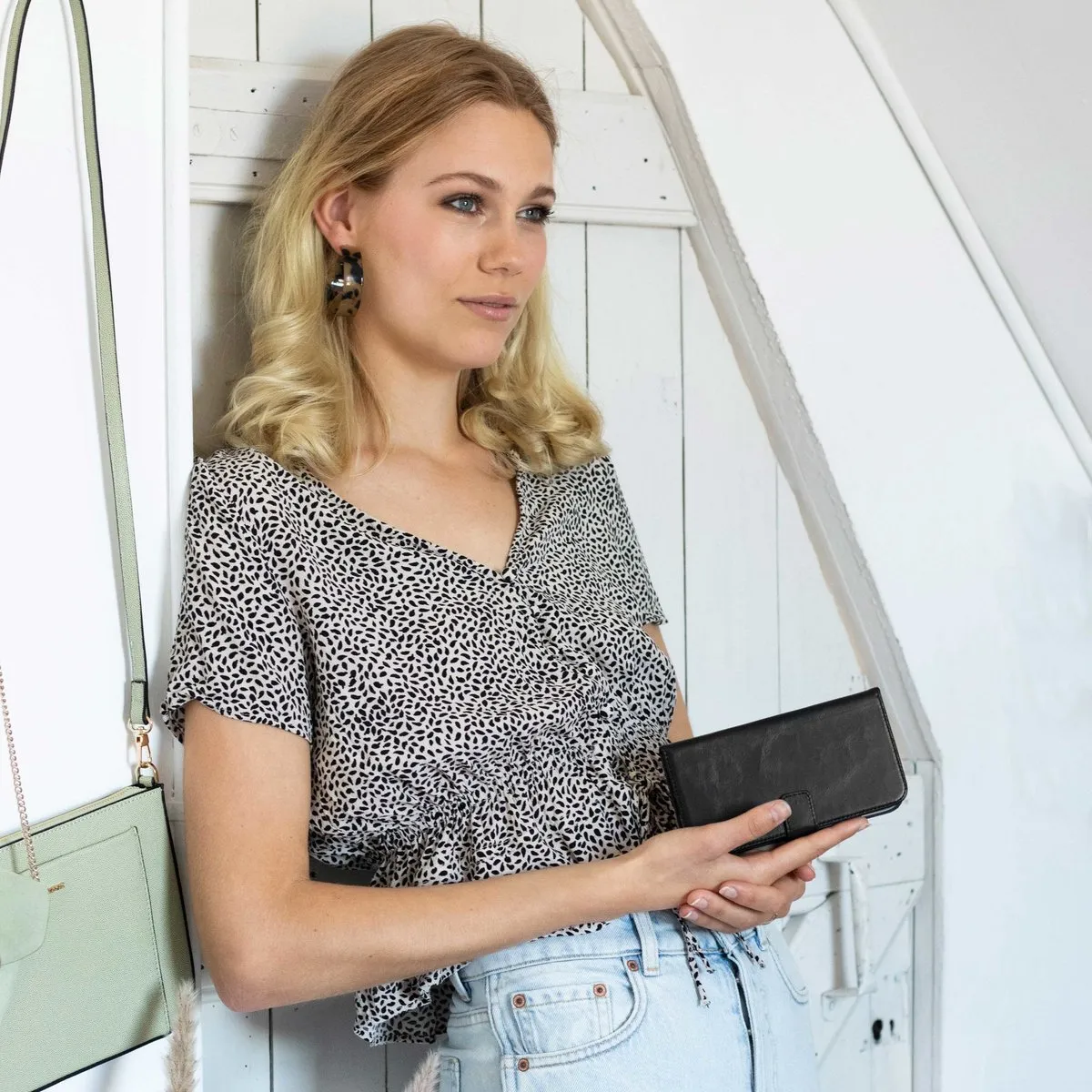 Selencia Hoesje Samsung Galaxy A42 Echt Lederen Bookcase - 3 Pasjes - Zwart