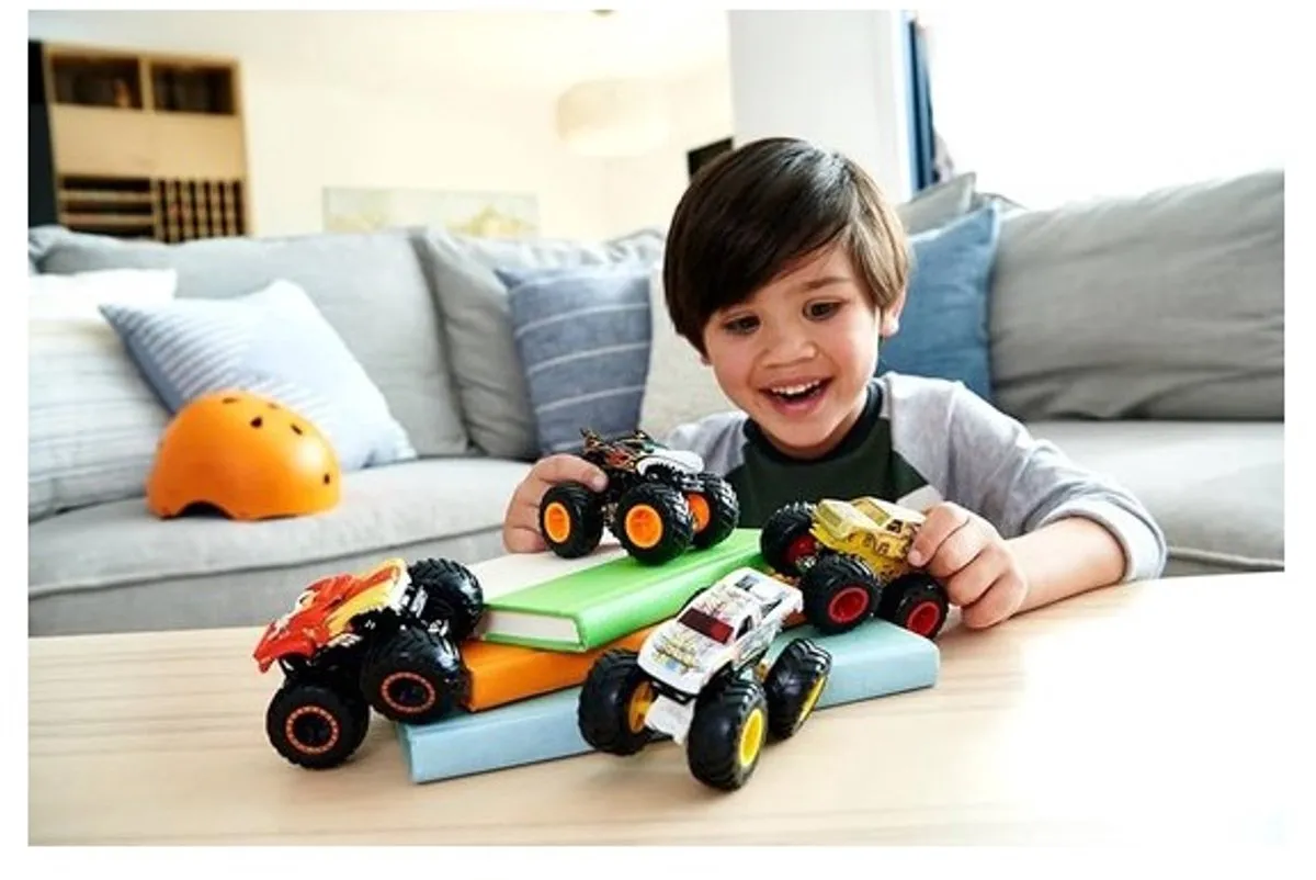 Hot Wheels Monster Jam 2-Pack Lil' Haulin & Totaled - 1:64