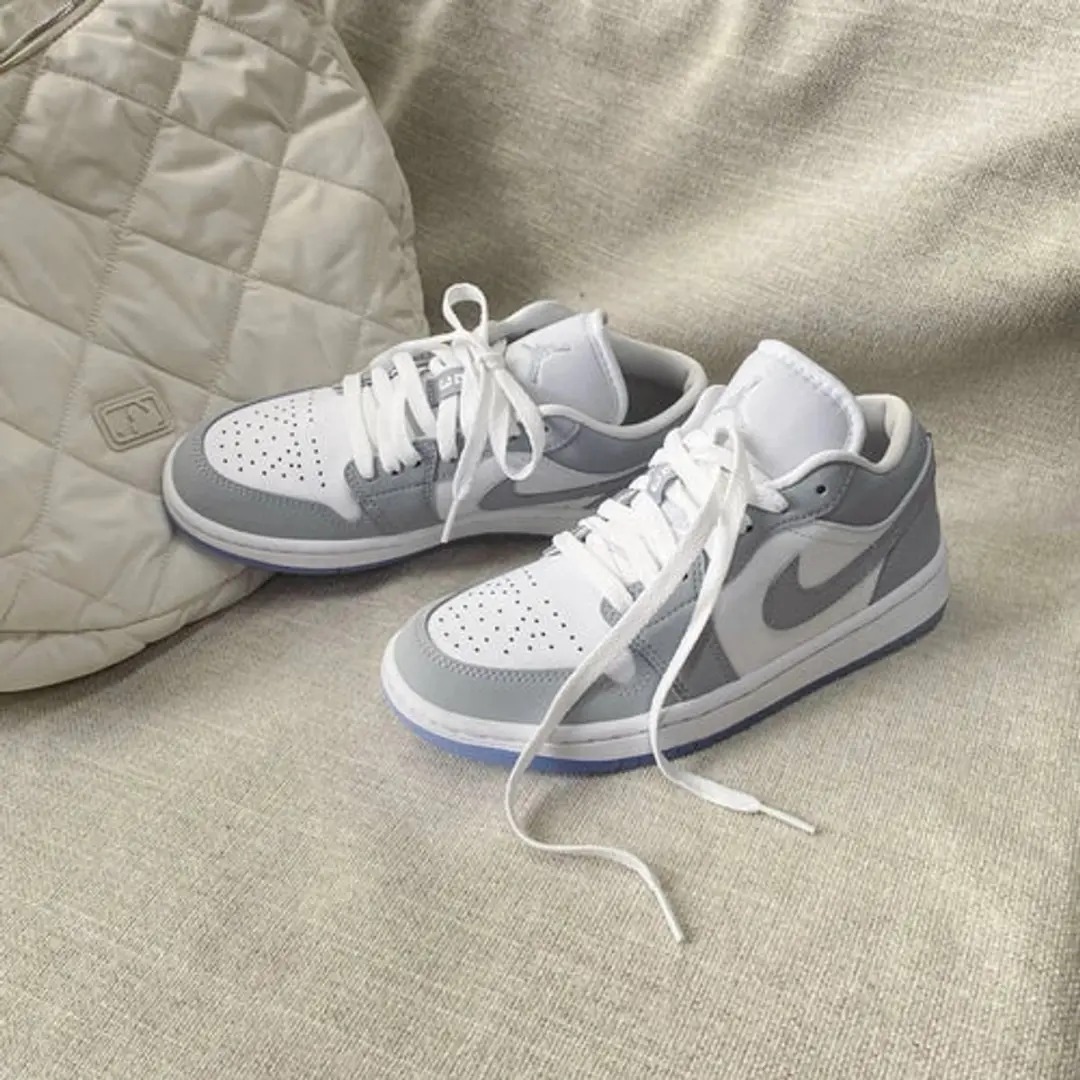Jordan 1 Low Wolf Grey (Women's)