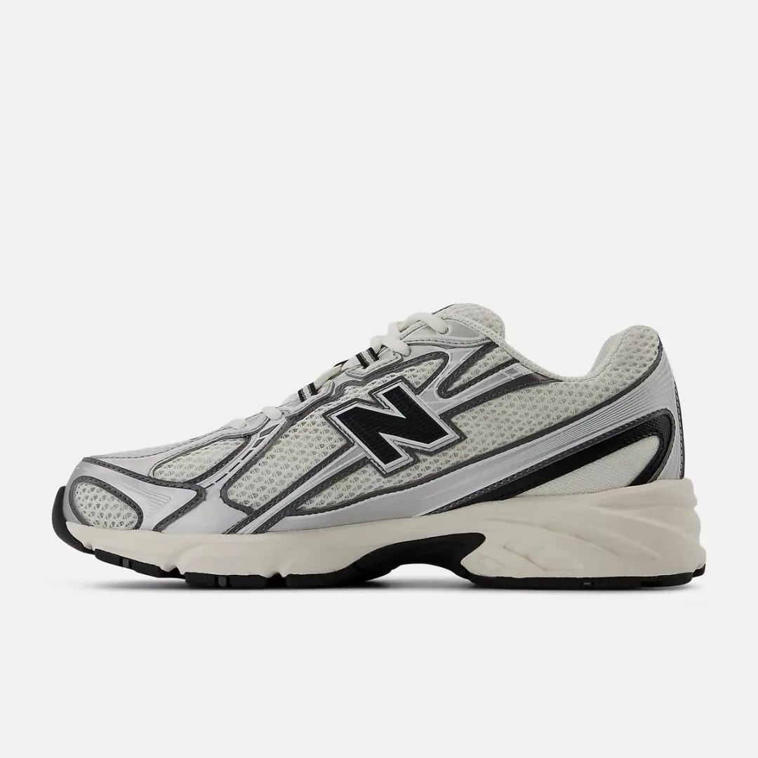 New Balance 740