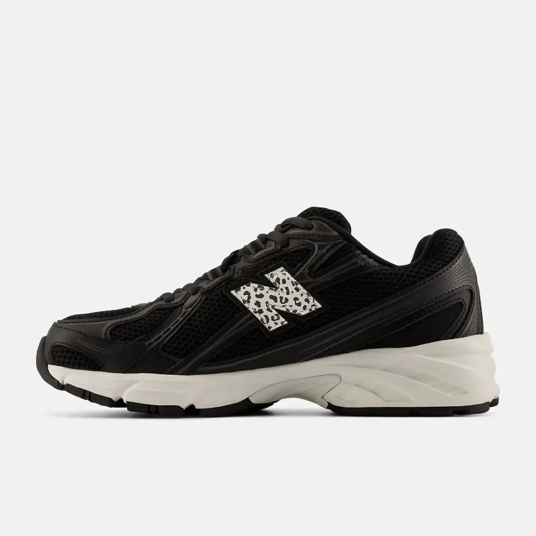 New Balance 740