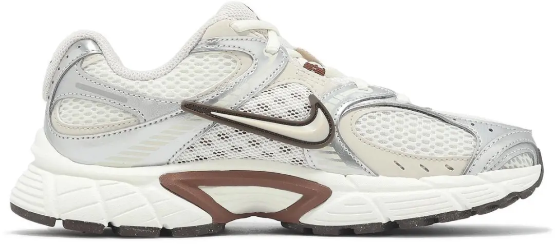 Nike V5 RNR Sneakers Dames - 36.5 - Silver/Sail/Orewood Brown - afbeelding 3 van 6