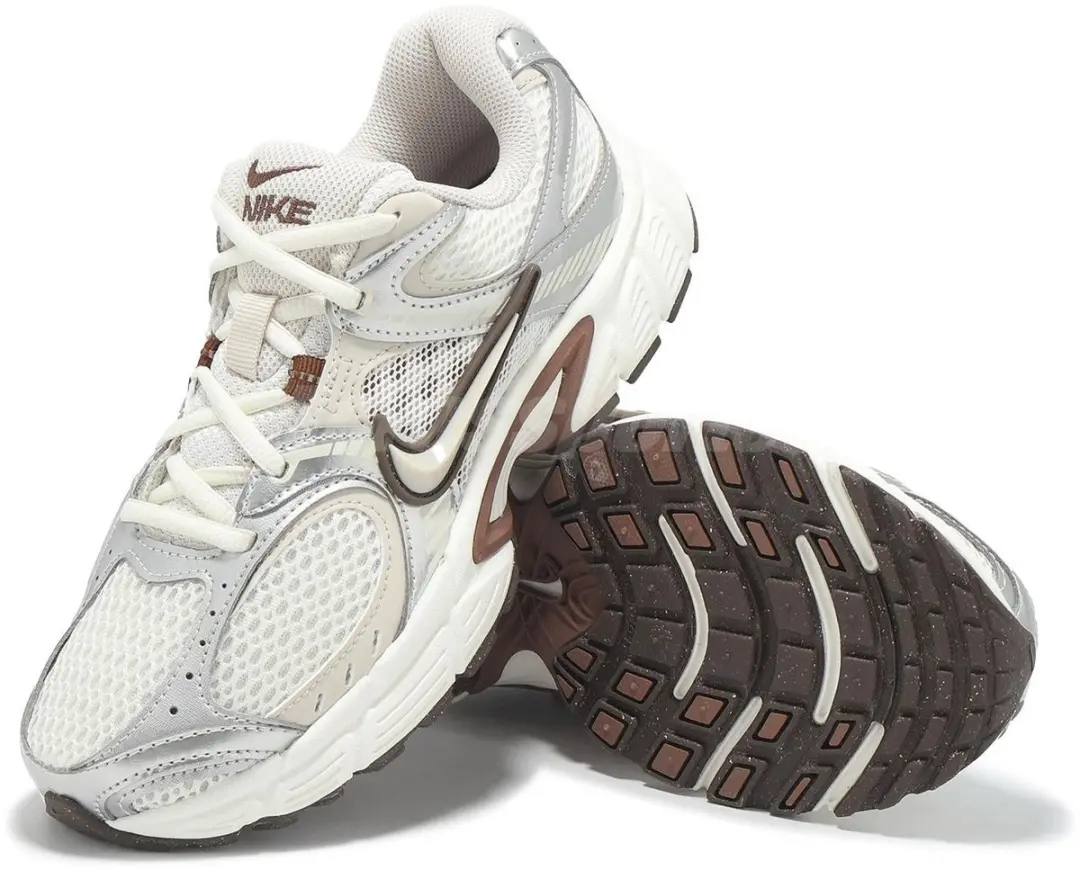 Nike V5 RNR Sneakers Dames - 36.5 - Silver/Sail/Orewood Brown - afbeelding 6 van 6