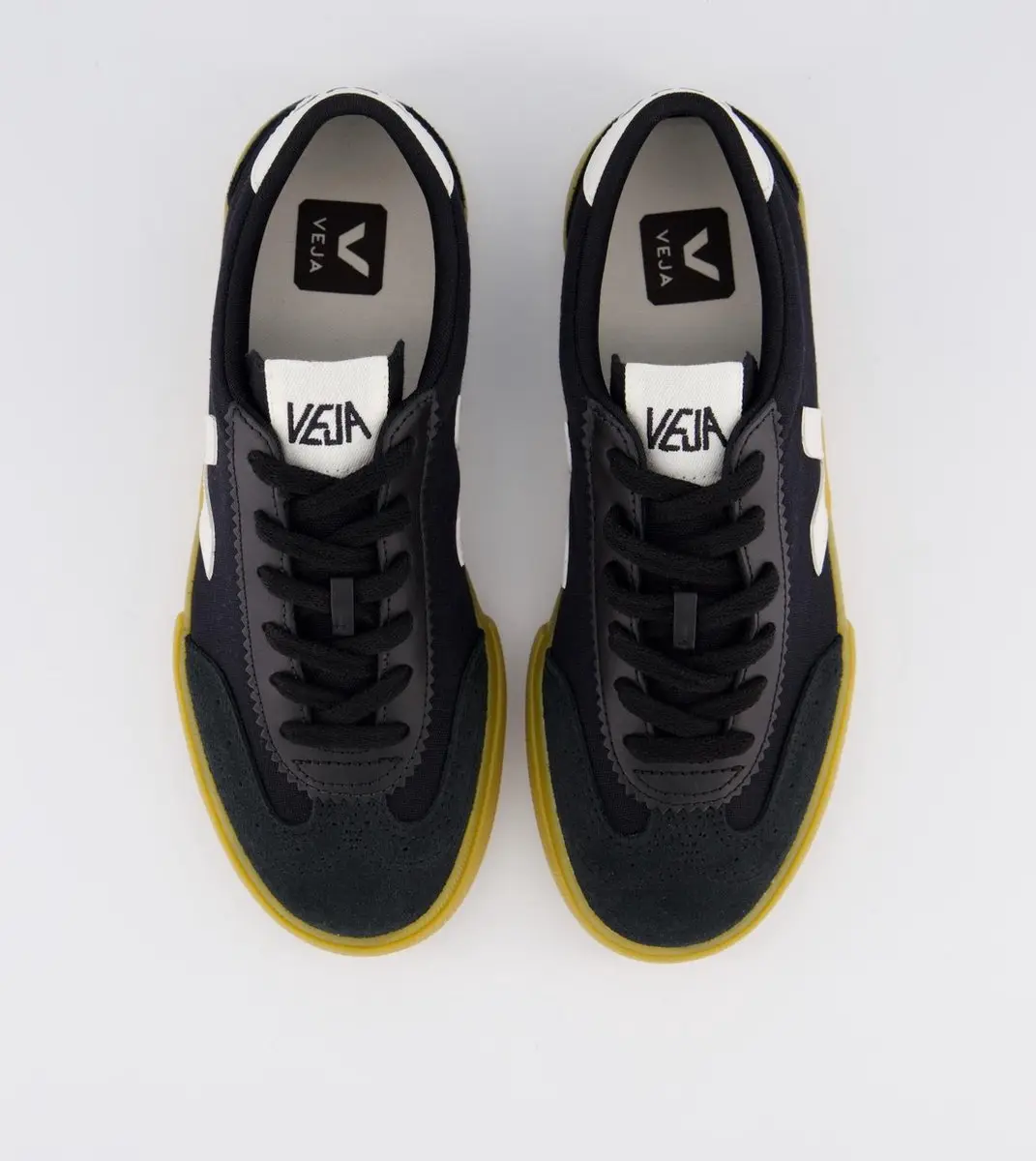 Veja Volley Canvas Sneakers - Zwart - afbeelding 2 van 6