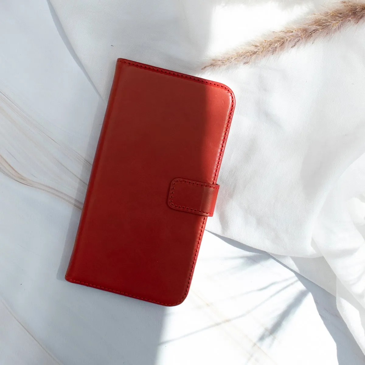 Selencia Hoesje iPhone 5/5s/SE - Rood Lederen Bookcase - 3 Pasjes