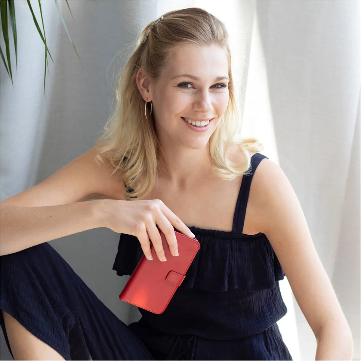 Selencia Hoesje iPhone 5/5s/SE - Rood Lederen Bookcase - 3 Pasjes