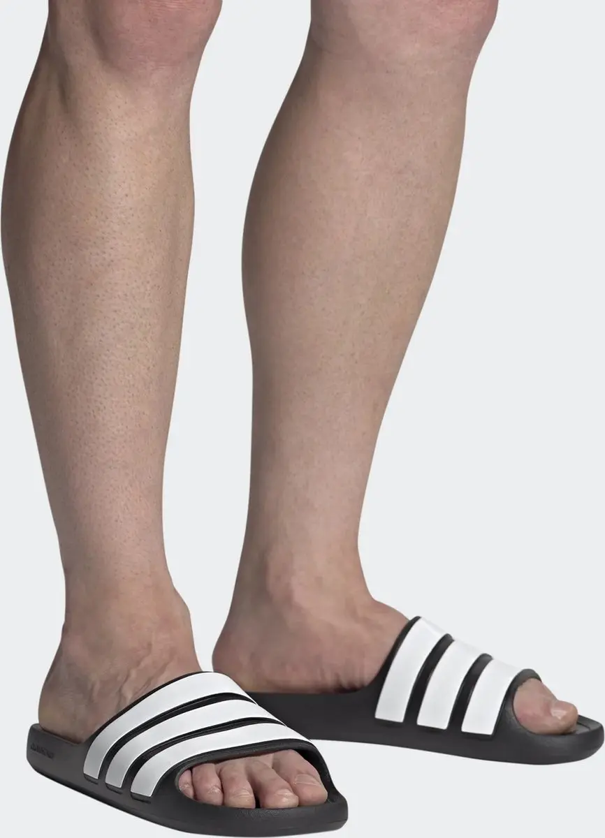 Adidas Adilette Flow Soft-Cushioning Slippers - Zwart/Wit - afbeelding 2 van 6