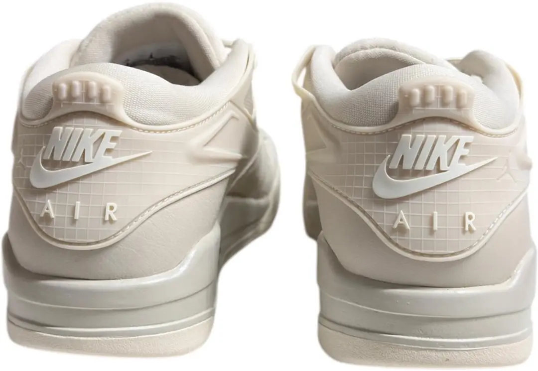 Jordan Air Jordan 4 RM Dames Sneakers - Maat 39 - Beige - afbeelding 2 van 3