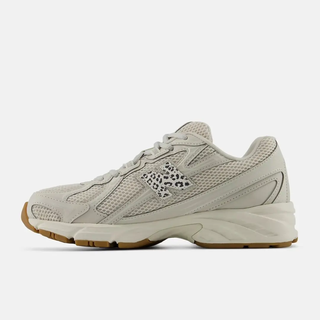 New Balance 740