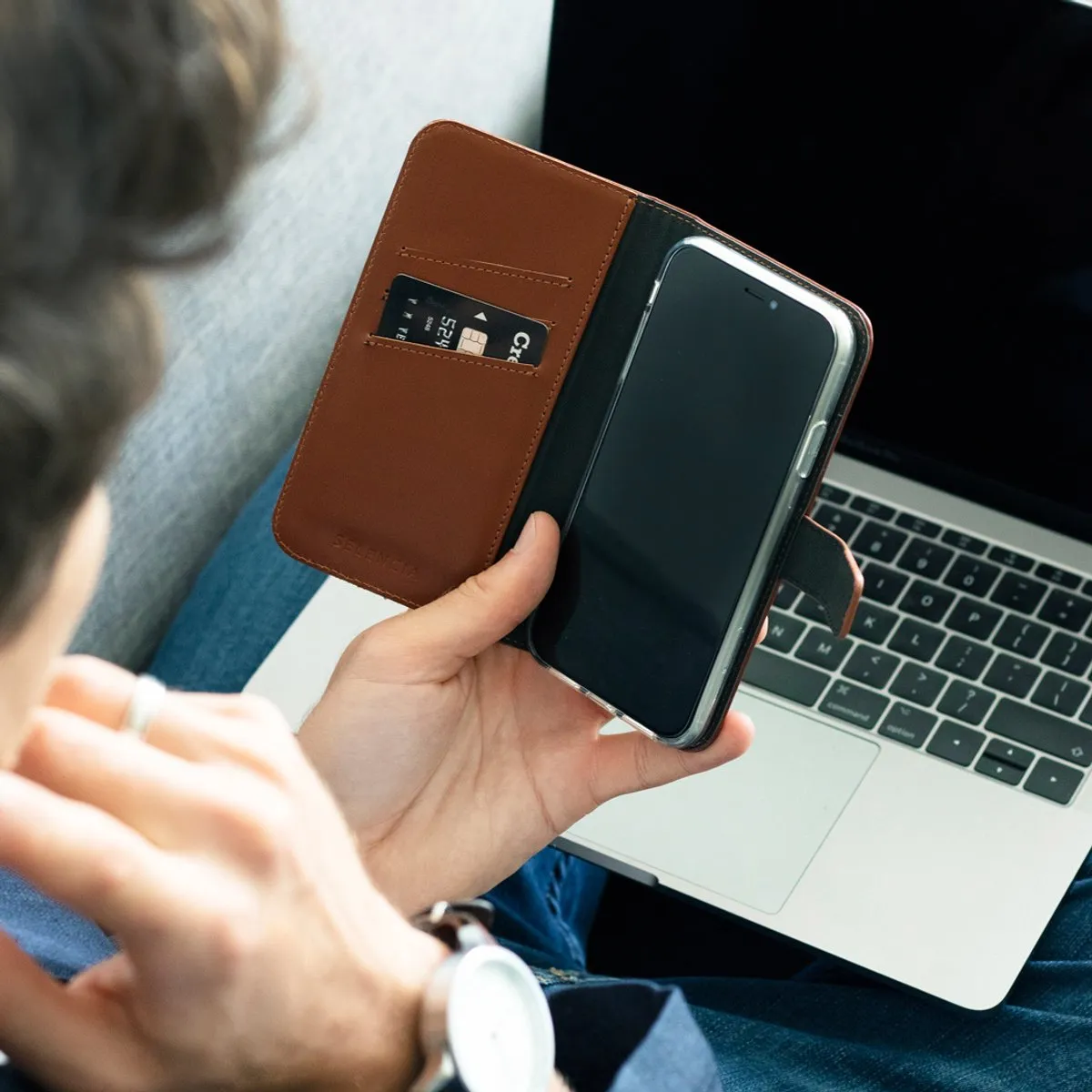 Selencia Hoesje Samsung Galaxy S9 - Echt Lederen Bookcase Lichtbruin